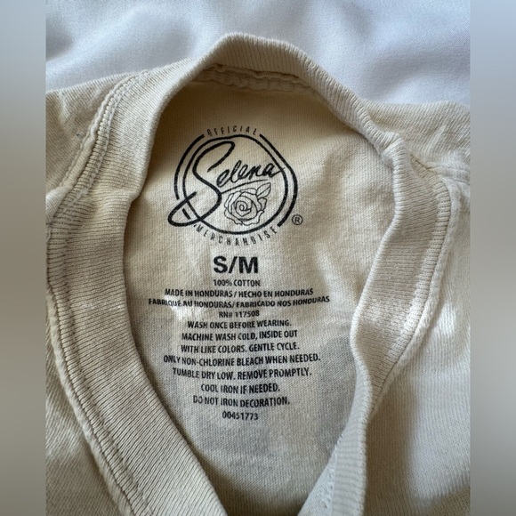 Selena Como La Flor Graphic Sweatshirt - Picture 5 of 6